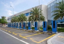 Tỉ phú Phạm Nhật Vượng mở công ty phát triển trạm sạc xe điện toàn cầu
