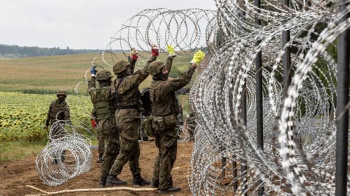 1.000 binh sĩ Ba Lan tiến sát biên giới Belarus