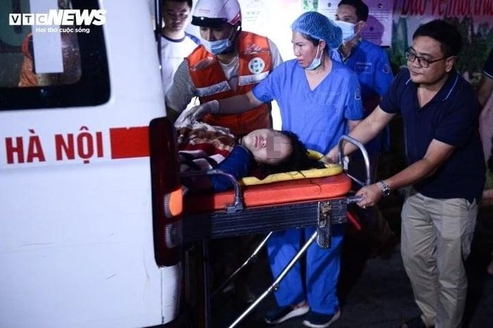 Cháy chung cư mini ở Hà Nội: Ít nhất 3 người tử vong, hơn 20 người bị thương