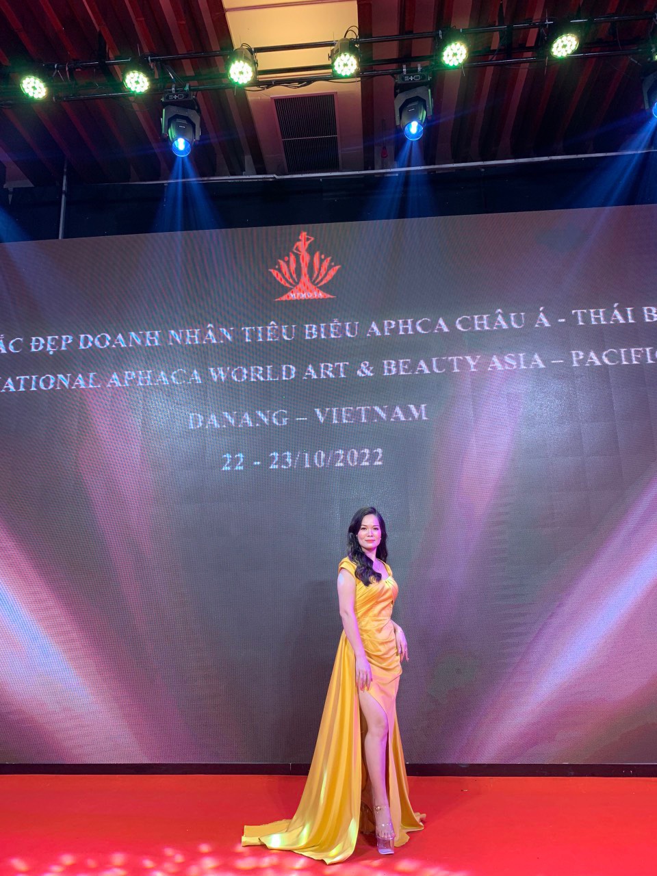 Và thẩm mỹ HANA là một trong những thương hiệu nổi bật trong lĩnh vực làm đẹp với hơn 5 năm hình thành và phát triển, xây dựng mạng lưới hệ thống dịch vụ đa dạng và hoạt động chính thống dưới sự cấp phép của Sở Y Tế HẢI PHÒNG. Tự hào khi trở thành địa chỉ đáng tin cậy giúp chị em khắc phục khuyết điểm và nâng tầm nhan sắc Việt.