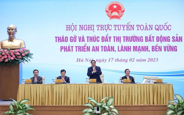 Thủ tướng: Giá bất động sản đã phù hợp với thu nhập chưa?