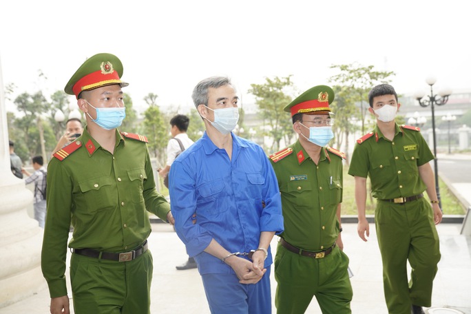 Cựu giám đốc Bệnh viện Tim Hà Nội nhận sai