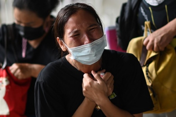 Mẹ một nạn nhân vụ tấn công nhà trẻ ở huyện Na Klang, tỉnh Nong Bua Lamphu,